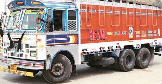 चालान के सारे रिकॉर्ड धराशायी, ट्रक ड्राइवर को भरना पड़ा 2 लाख 500 रुपये जुर्माना