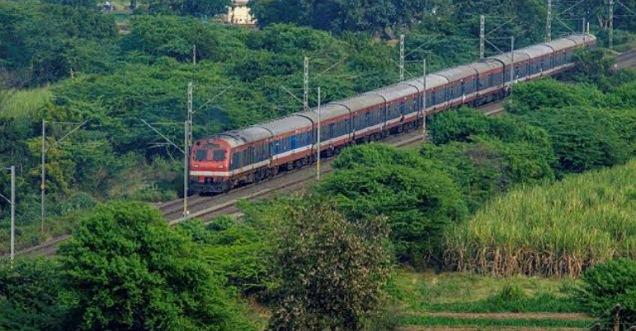 Indian railway आज फुल स्पीड में करवाएगा दो ट्रेनों की टक्कर, एक में खुद बैठे होंगे रेल मंत्री