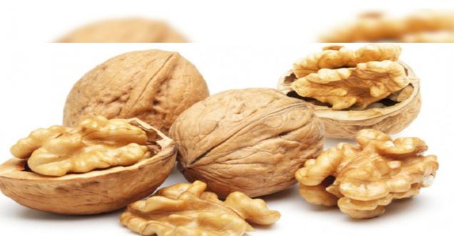 Soaked walnuts -: सुबह खाली पेट करे भीगे अखरोट का सेवन , सौन्दर्य और स्वास्थ्य दोनो के लिए हैं फायदेमंद