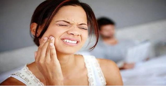 दांत में दर्द होने पर अपनाएं ये घरेलू उपाय जल्द मिलेगी दर्द से राहत